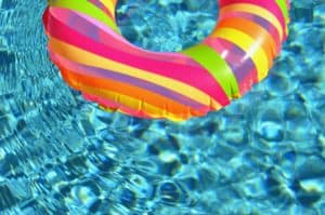 Read more about the article Was sind die Vorteile vom Poolwonder – System gegenüber eines Saugers mit Anschluss an die Schwimmbadpumpe?​